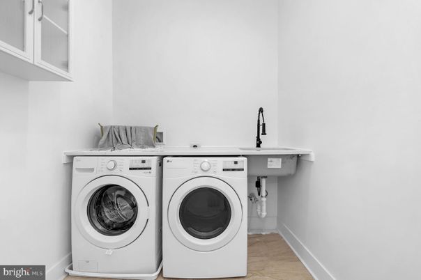 Interior, Washer