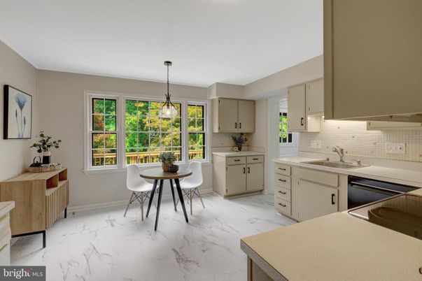 Dining room, Interior, Kitchen, Marble, Pendant Lights