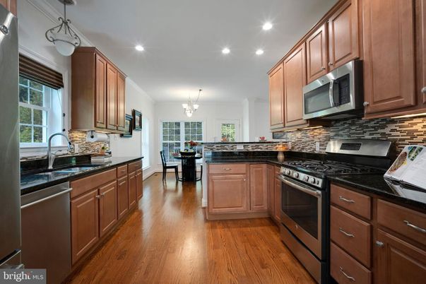 Chandelier, Dining room, Interior, Kitchen, Recessed Lighting, Wood Texture Flooring