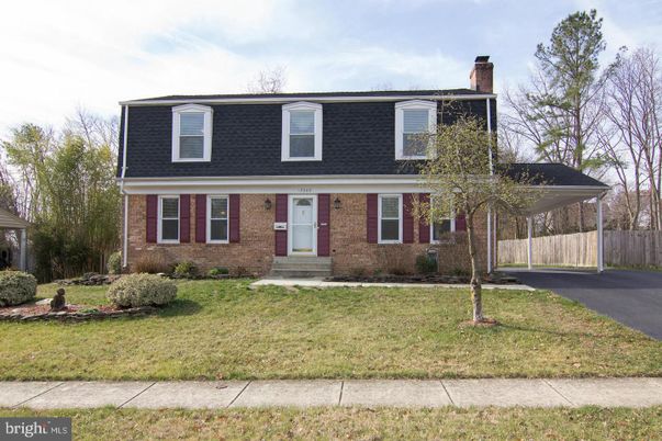 Exterior, Facade, Brick Facade, Cape Cod