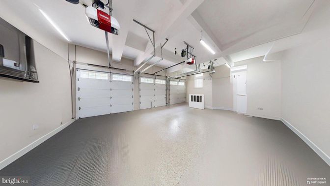 Garage, Interior