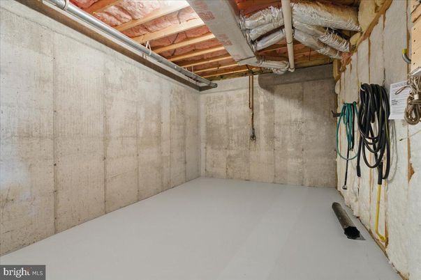 Empty room, Interior, Wooden Beams