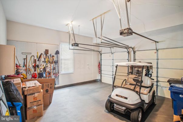 Garage, Interior