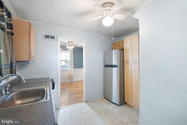 Chandelier, Interior, Kitchen, Wood Texture Flooring