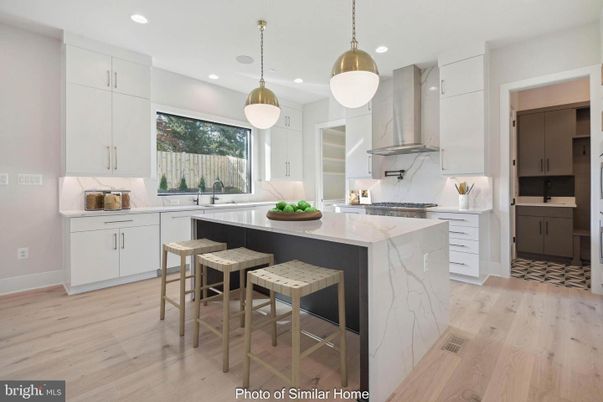 Interior, Kitchen, Pendant Lights, Recessed Lighting, Wood Texture Flooring