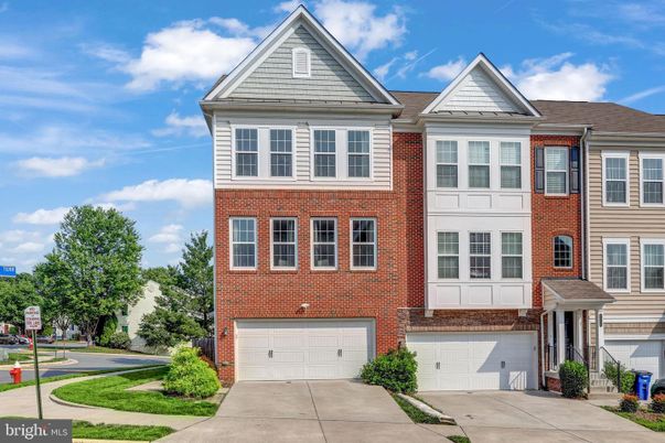 Attached, Exterior, Facade, Brick Facade, Rowhouse