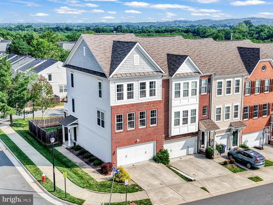 Attached, Exterior, Facade, Brick Facade, Rowhouse