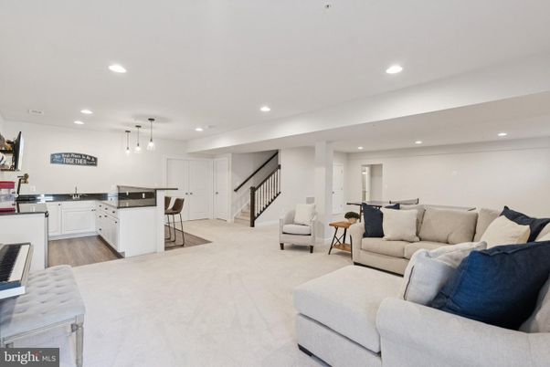 Interior, Kitchen, Living room, Pendant Lights, Recessed Lighting, Wood Texture Flooring