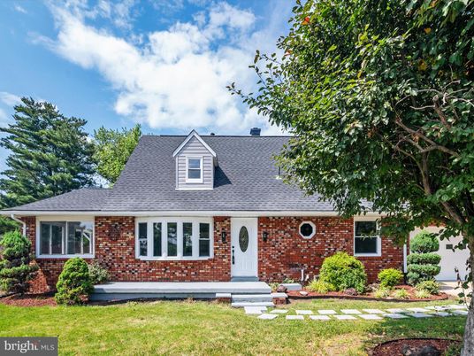 Exterior, Facade, Brick Facade, Cape Cod