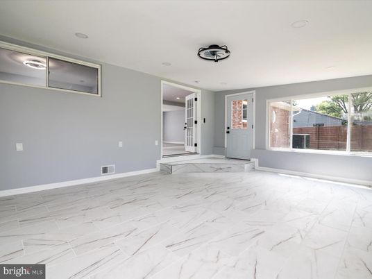 Empty room, Interior, Marble, Recessed Lighting