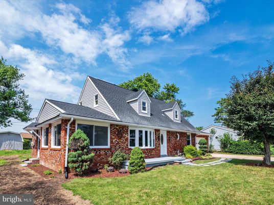 Exterior, Facade, Brick Facade, Cape Cod