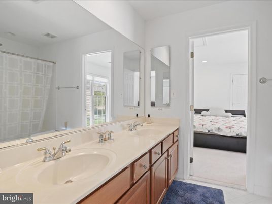 Bathroom, Bedroom, Dual Sink Vanities, Interior