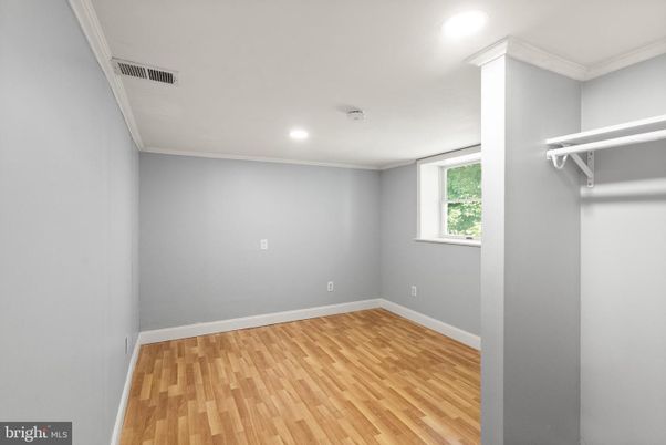 Empty room, Interior, Recessed Lighting, Walk-in Closets, Wood Texture Flooring