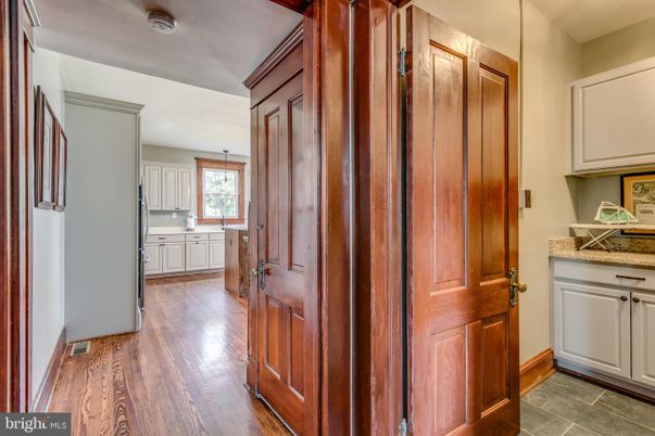 Interior, Kitchen, Pendant Lights, Wood Texture Flooring