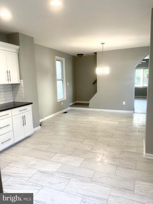 Empty room, Interior, Pendant Lights, Recessed Lighting
