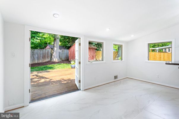 Empty room, Interior, Marble, Recessed Lighting
