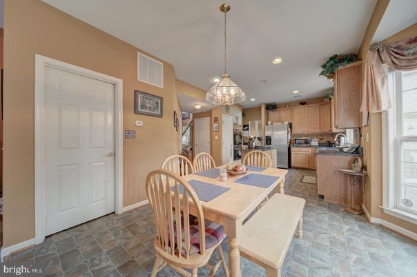 Dining room, Interior, Kitchen, Pendant Lights, Recessed Lighting, Stainless Steel Appliances