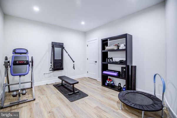 Fitness Equipment, Interior, Recessed Lighting, Wood Texture Flooring