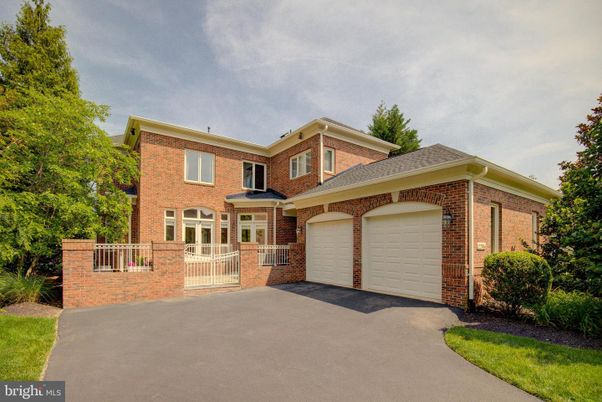 Attached, Exterior, Facade, Brick Facade, Brick Traditional