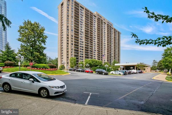 Exterior, Facade, Condo Building