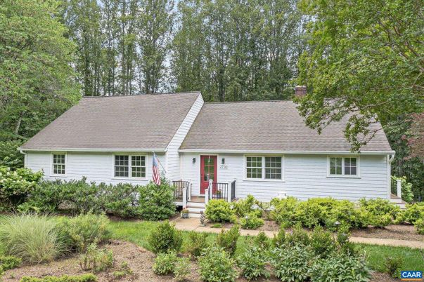 Exterior, Facade, Cape Cod