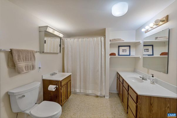 Bathroom, Dual Sink Vanities, Interior