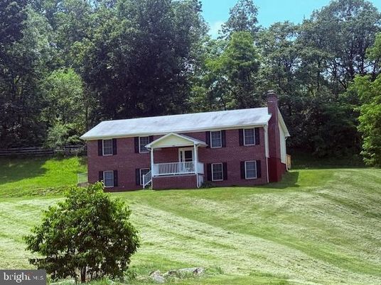 Backyard, Exterior, Facade, Brick Facade, Georgian