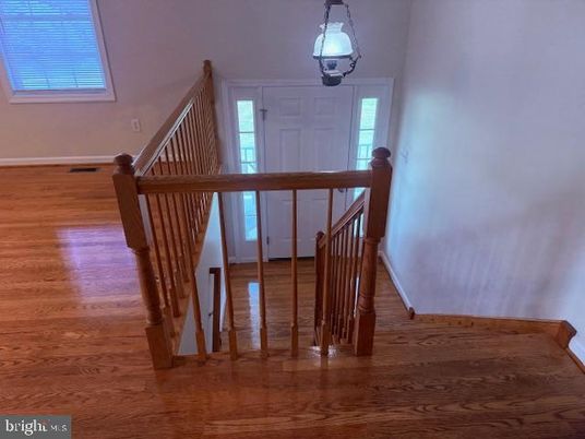 Interior, Pendant Lights, Wood Texture Flooring