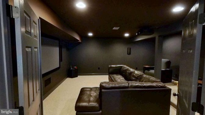 Interior, Projection Screen, Recessed Lighting, Theatre Room