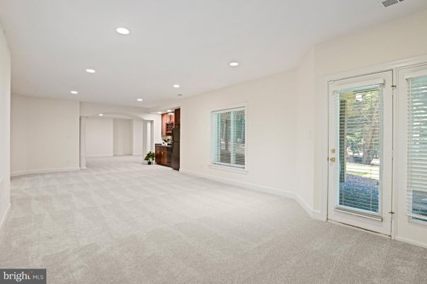 Empty room, Interior, Recessed Lighting
