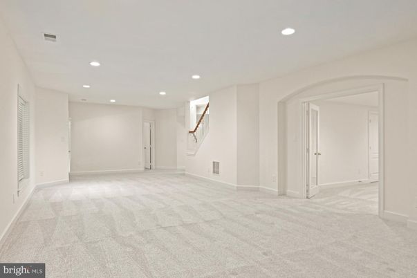 Empty room, Interior, Recessed Lighting