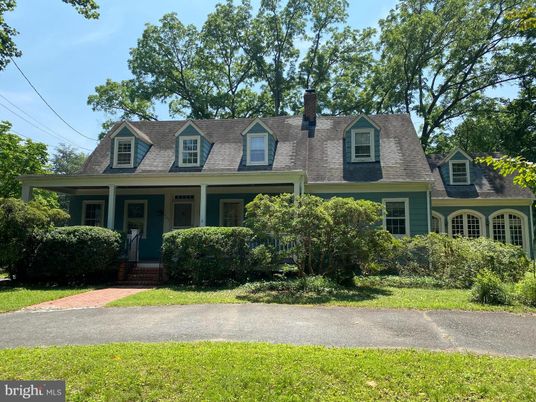 Exterior, Facade, Cape Cod