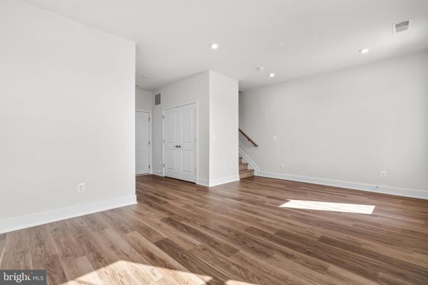 Empty room, Interior, Recessed Lighting, Wood Texture Flooring