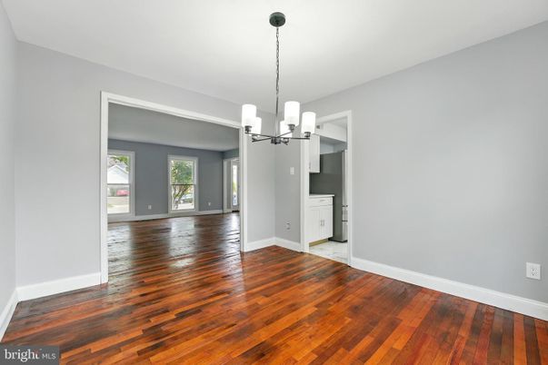 Chandelier, Empty room, Interior, Pendant Lights, Wood Texture Flooring