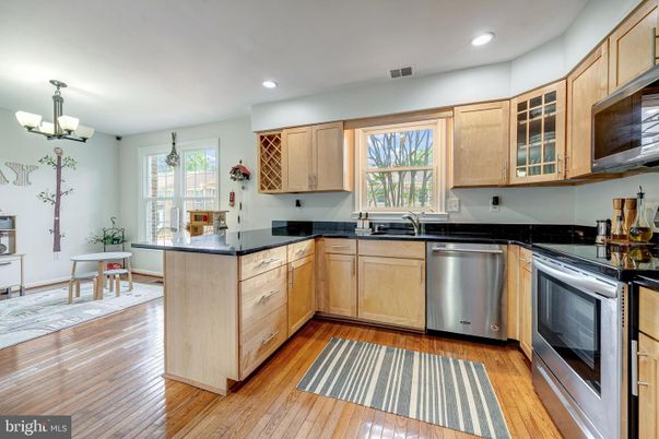 Chandelier, Dining room, Interior, Kitchen, Recessed Lighting, Wood Texture Flooring