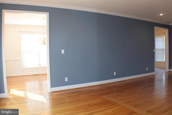 Chandelier, Empty room, Interior, Recessed Lighting, Wood Texture Flooring