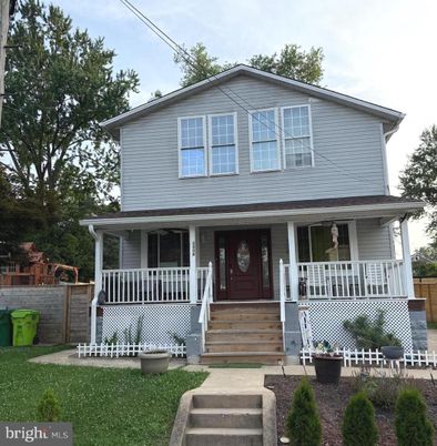 Exterior, Facade, American Craftsman