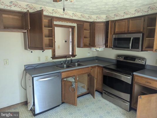 Interior, Kitchen, Stainless Steel Appliances