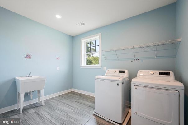 Interior, Recessed Lighting, Washer, Wood Texture Flooring