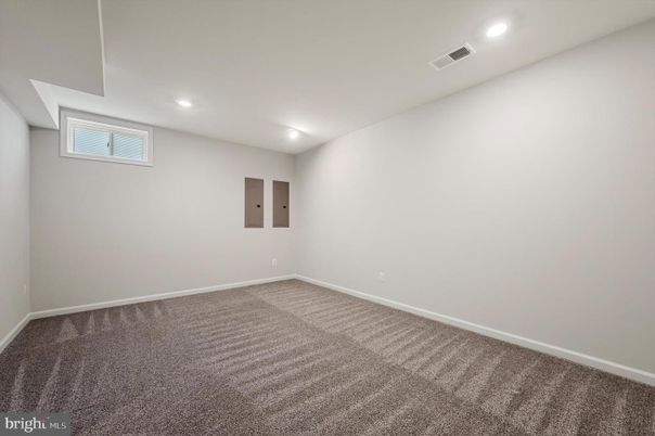 Empty room, Interior, Recessed Lighting