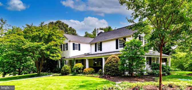 Backyard, Exterior, Facade, French Provincial