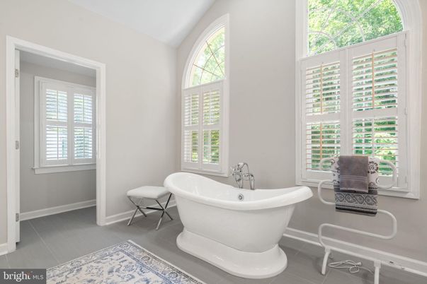 Bathroom, Free Standing Baths, Interior