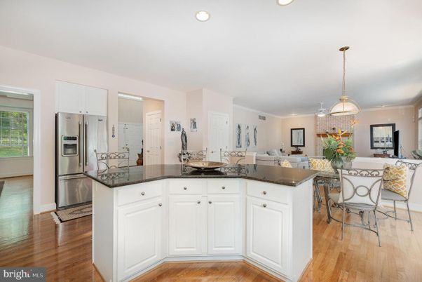 Dining room, Interior, Kitchen, Living room, Pendant Lights, Recessed Lighting, Stainless Steel Appliances, Wood Texture Flooring