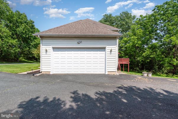 Detached Garage, Exterior