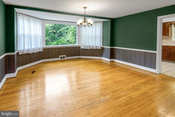 Chandelier, Empty room, Interior, Wood Texture Flooring