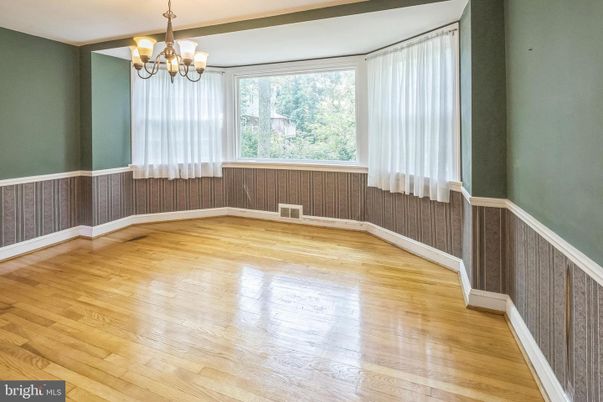 Chandelier, Empty room, Interior, Wood Texture Flooring