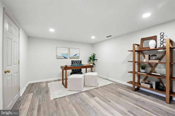 Home Office, Interior, Recessed Lighting, Wood Texture Flooring