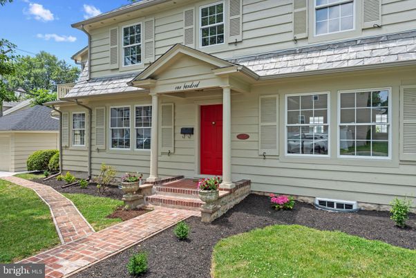Exterior, Facade, None