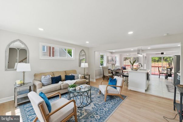 Dining room, Interior, Living room, Pendant Lights, Recessed Lighting, Wood Texture Flooring