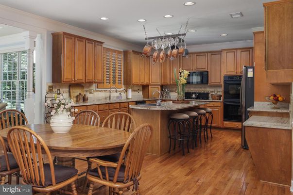 Dining room, Interior, Kitchen, Recessed Lighting, Wood Texture Flooring